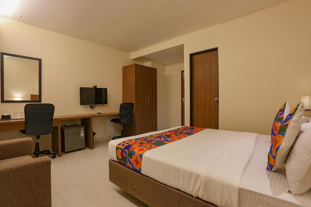 Fabhotel Royal International Mumbai Exterior photo
