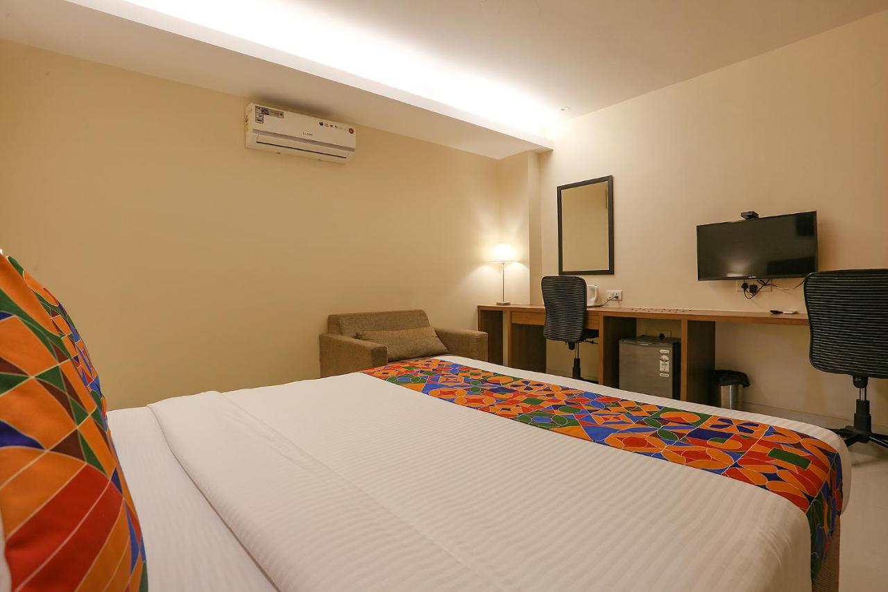 Fabhotel Royal International Mumbai Exterior photo