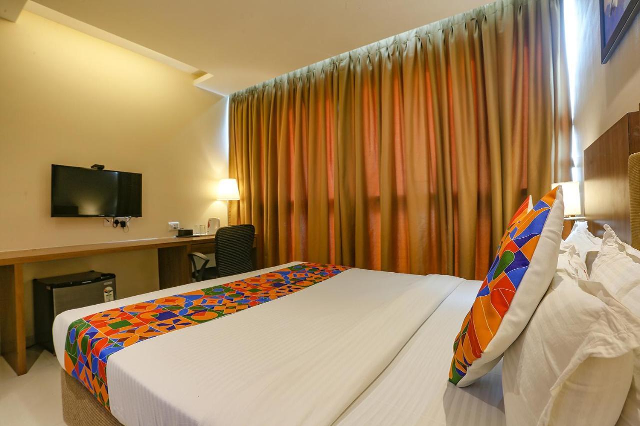 Fabhotel Royal International Mumbai Exterior photo