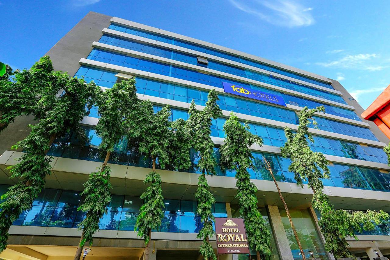 Fabhotel Royal International Mumbai Exterior photo