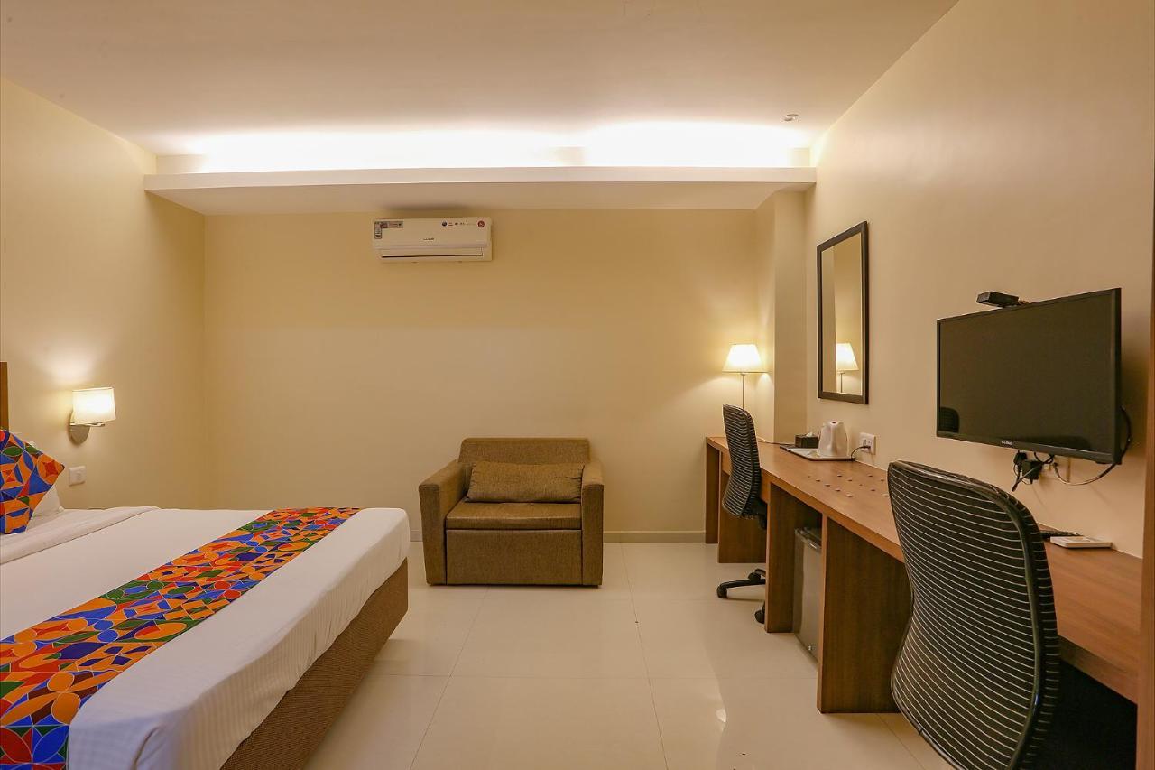 Fabhotel Royal International Mumbai Exterior photo