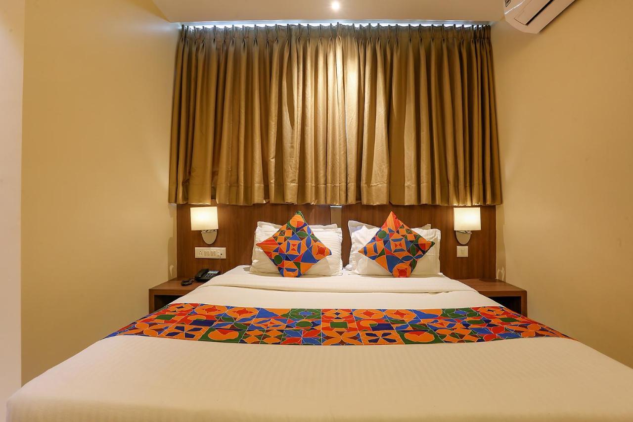 Fabhotel Royal International Mumbai Exterior photo