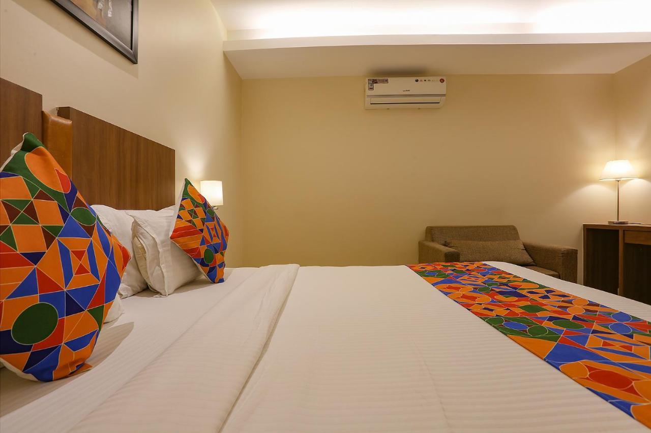 Fabhotel Royal International Mumbai Exterior photo