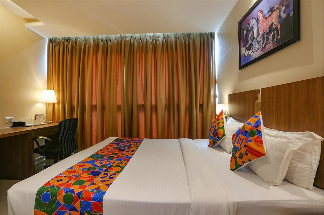 Fabhotel Royal International Mumbai Exterior photo